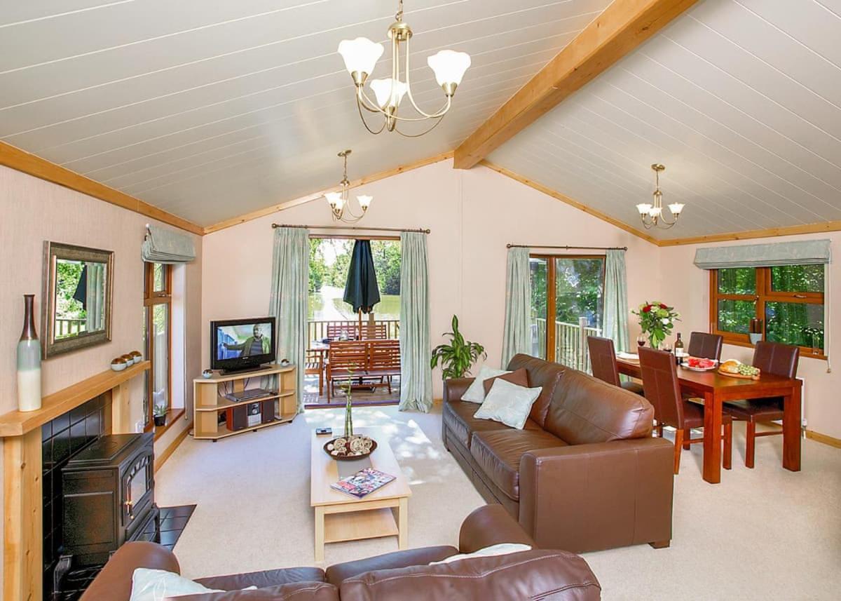 Upton Lakes Lodges كولومبتون المظهر الخارجي الصورة
