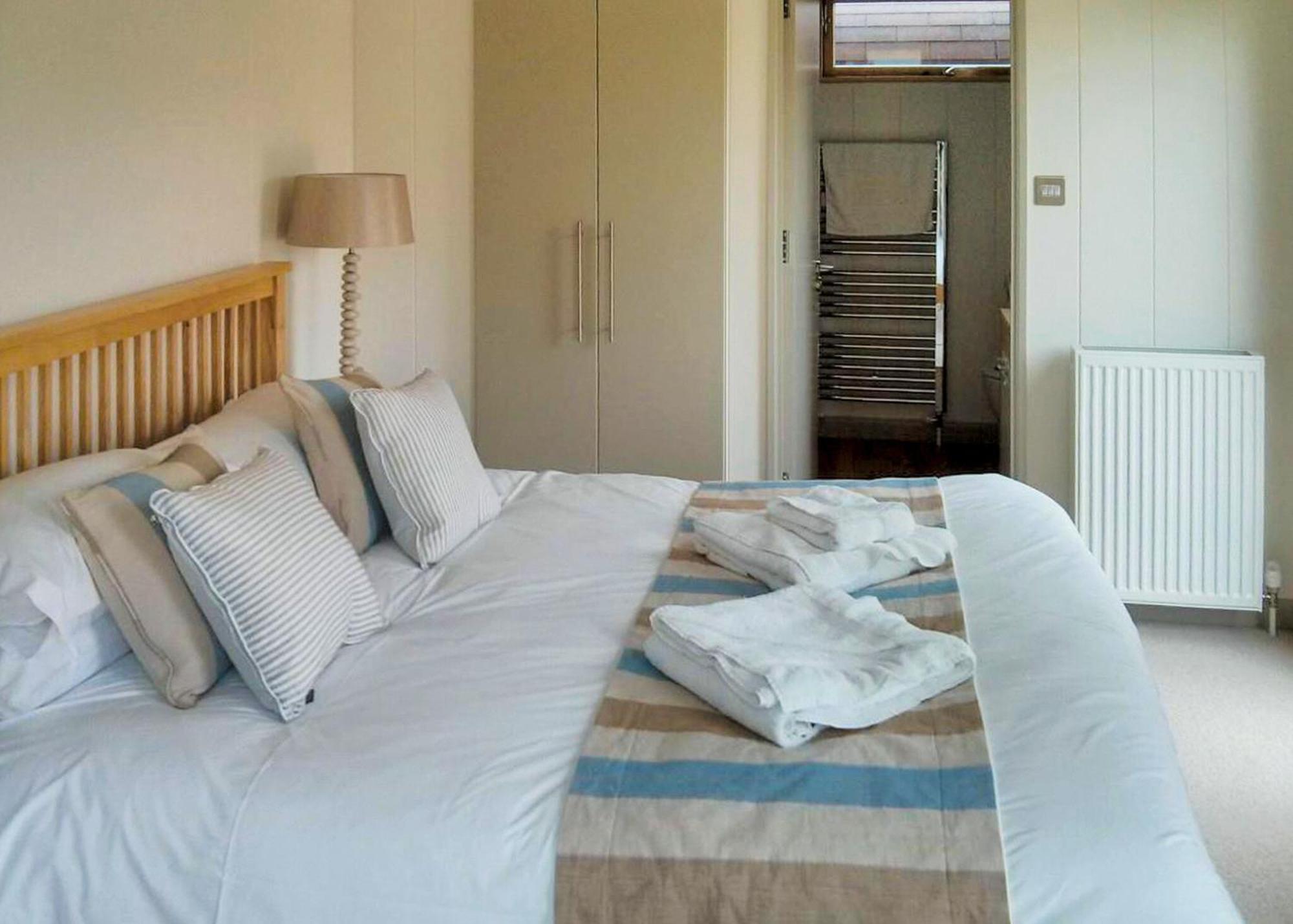 Upton Lakes Lodges كولومبتون المظهر الخارجي الصورة