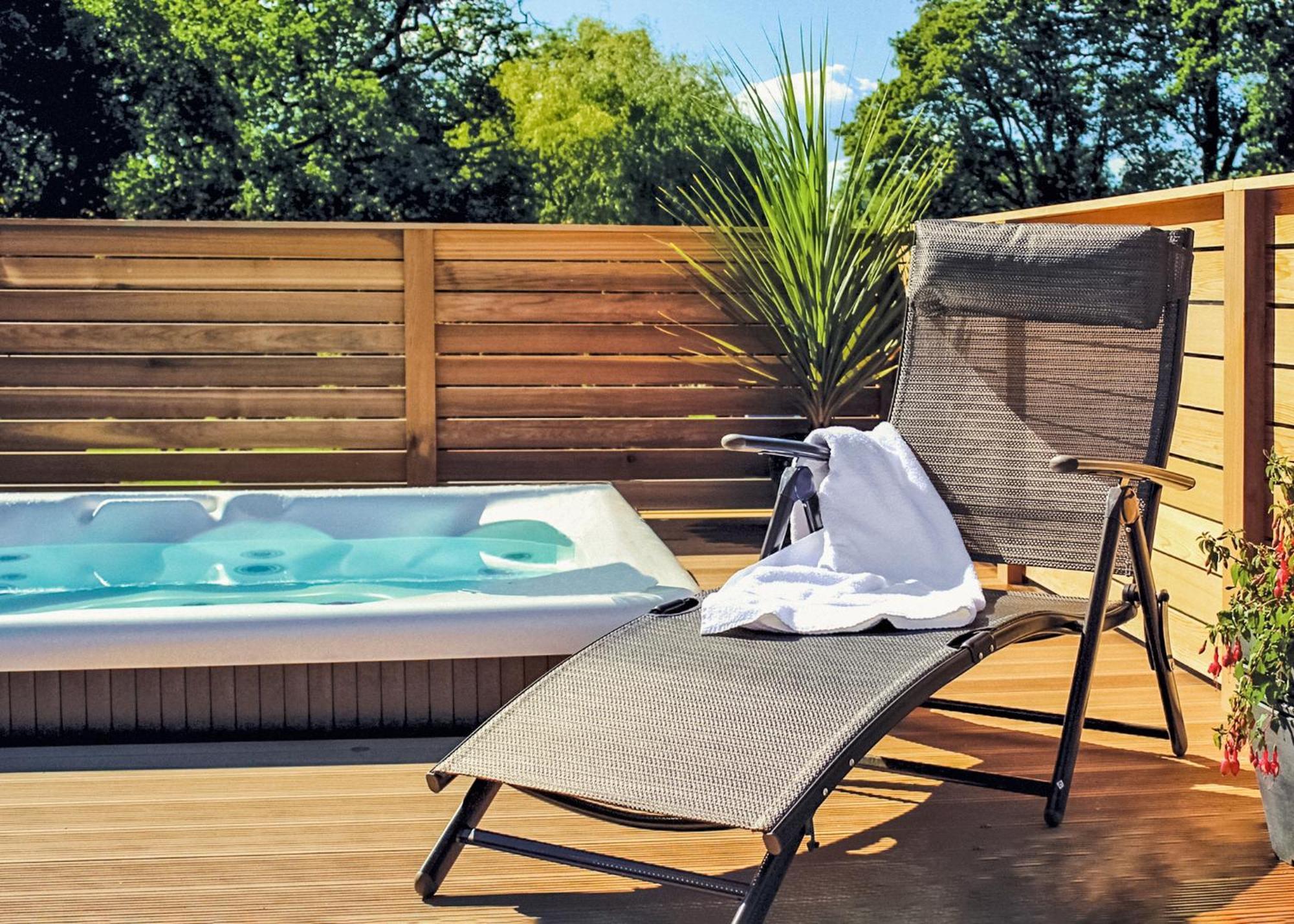 Upton Lakes Lodges كولومبتون المظهر الخارجي الصورة