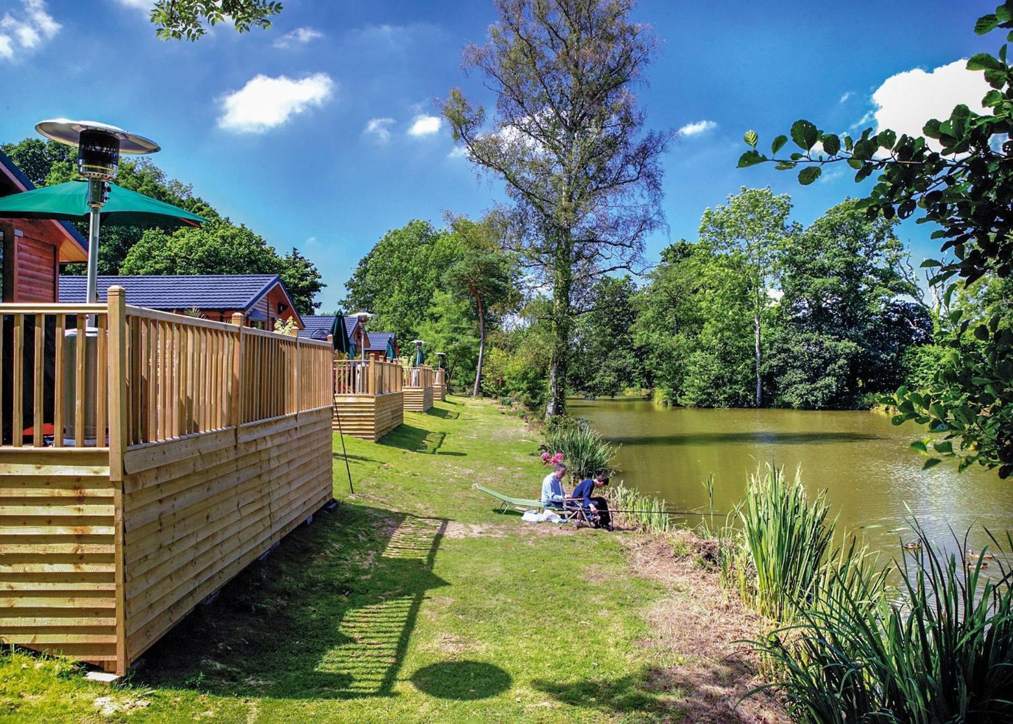 Upton Lakes Lodges كولومبتون المظهر الخارجي الصورة